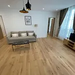 Superbe Appartement Spacieux Situe Au Centre De Pa