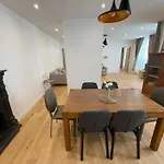 Superbe Appartement Spacieux Situe Au Centre De Pa