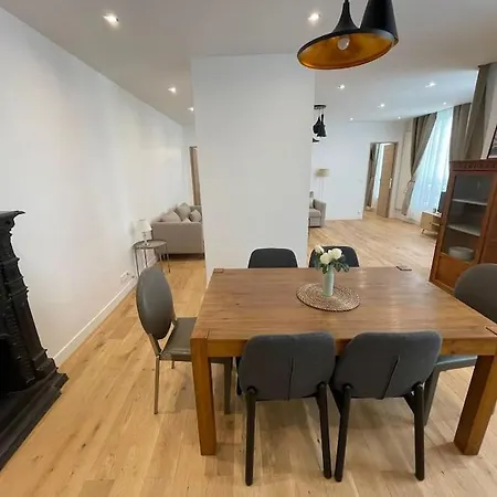 Apartment Superbe Spacieux Situe Au Centre De Pa Paris