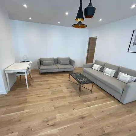 Appartamento Superbe Spacieux Situe Au Centre De Pa