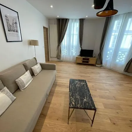 Superbe Spacieux Situe Au Centre De Pa Parigi
